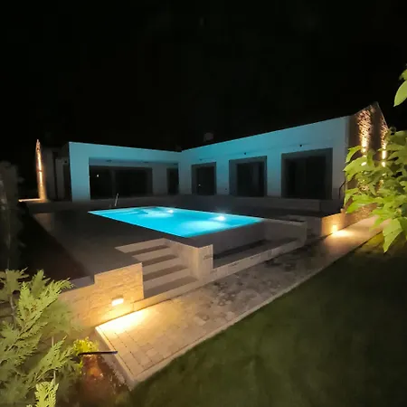 Villa Lastine *