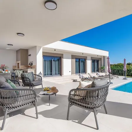 Lastine Near Rovinj * Kurili